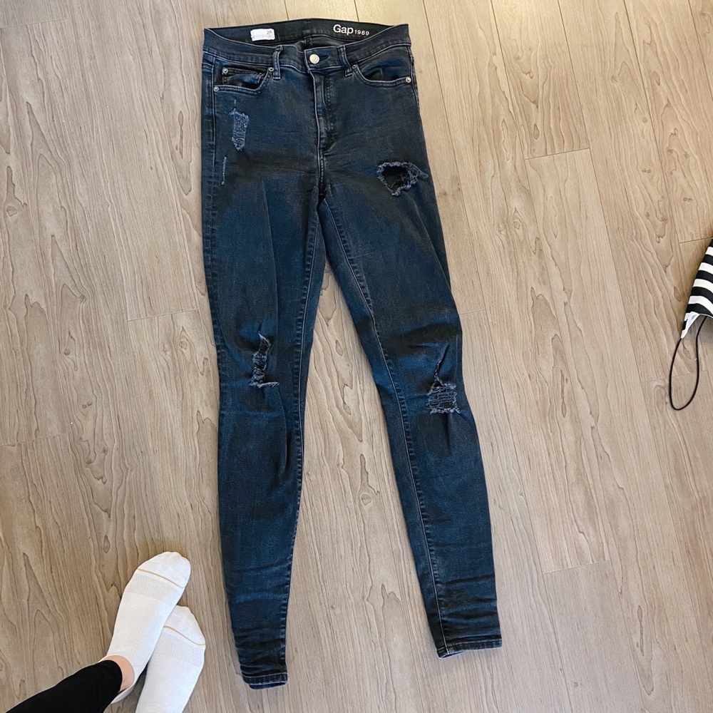 Gap High Rise Skinny Distressed Jeans in Black
